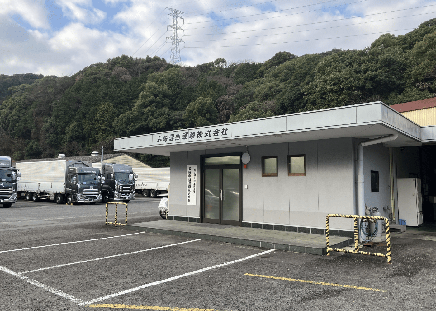 本社の外観